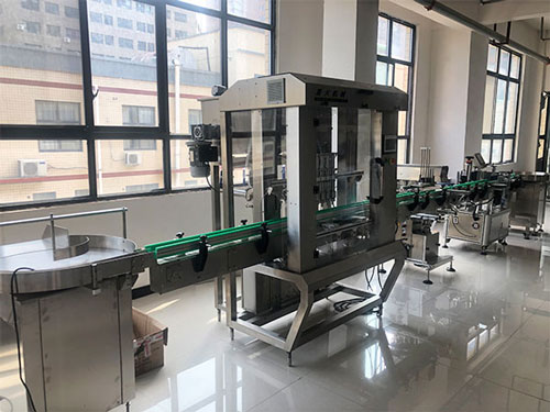 顆粒大醬計量灌裝機設(shè)備實拍